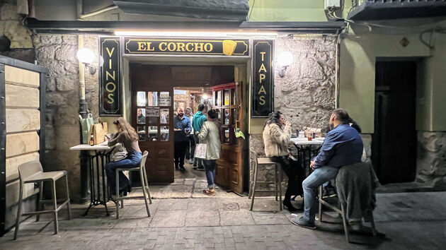 Een van de beste Tapas barretjes in Vallodalid, El Corcho, 100 meter van het Plaza Mayor