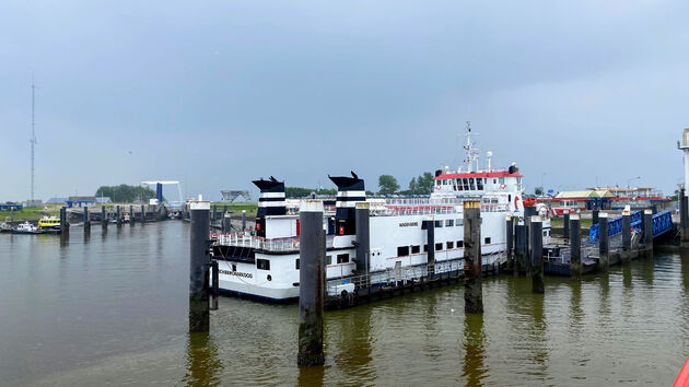 De veerboot naar Schiermonnikoog, vooral voor fietsers en wandelaars