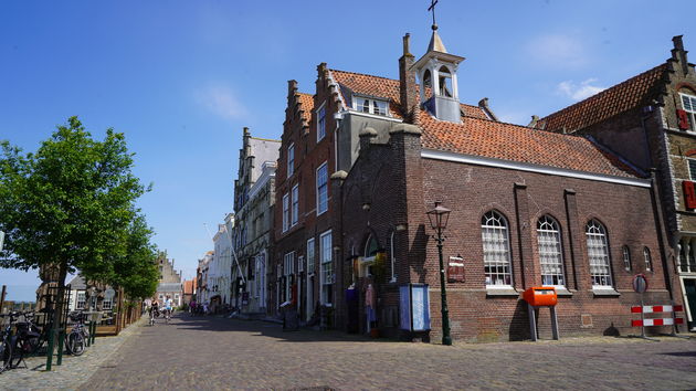 Fietsen en wandelen langs de haven van Veere