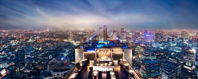 Fenomenaal uitzicht over Bangkok vanuit de Vertigo & Moon Bar