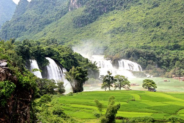 Ban Gioc Detian Falls op de grens met China