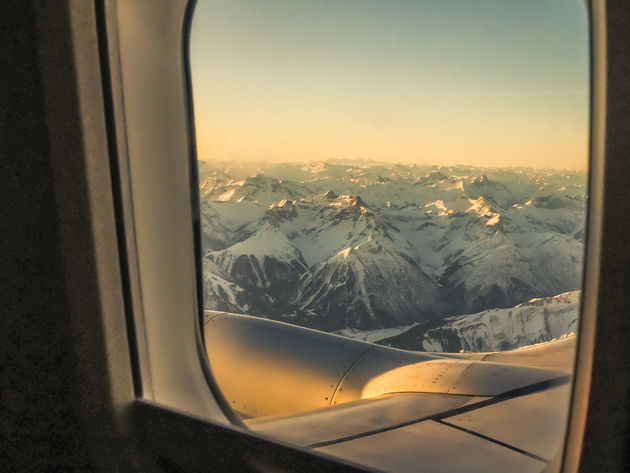 Zorg dat je aan het raam zit als je vliegt naar Innsbruck, want dit is je uitzicht bij zonsopkomst!