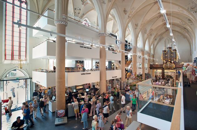 De prachtige boekhandel Waanders in de Broeren