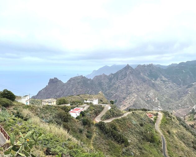 <em>Hiken op Tenerife? Ja, want je wordt getrakteerd op dit soort mooie uitzichten!<\/em>