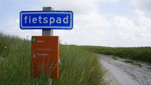 Vlieland, je gaat er fietsen of wandelen, of allebij.