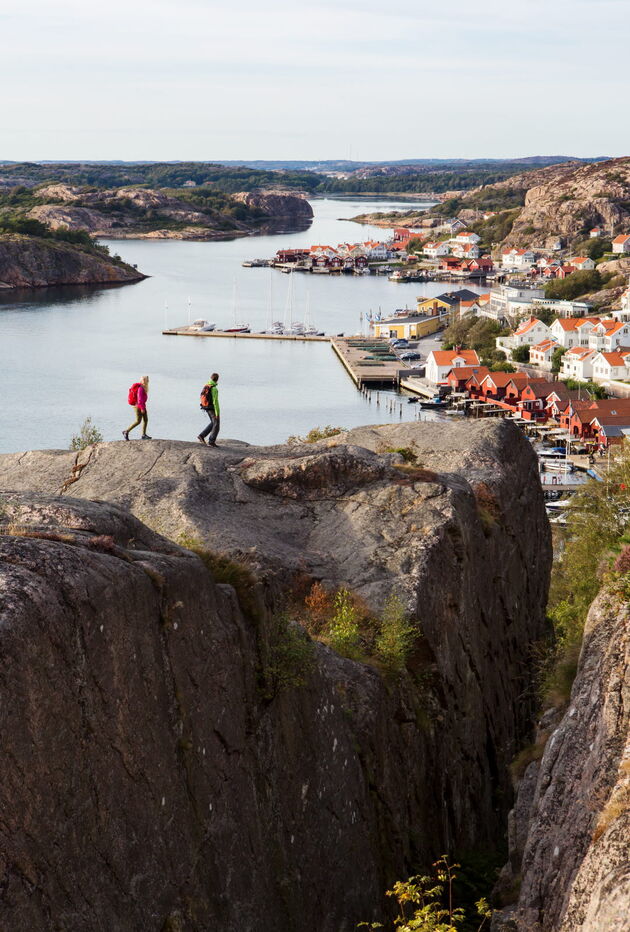 Wandel langs de schilderachtige kust\u00a9 Roger Borgelid\/Westsweden.com