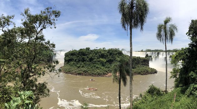 De schitterende watervallen van Iguazu\u00a9 Marc Vos