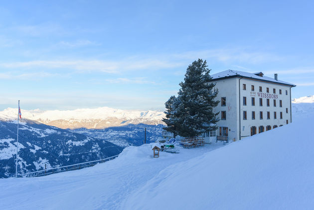 De ligging van hotel Weisshorn is spectaculair: op 2.337 meter hoogte