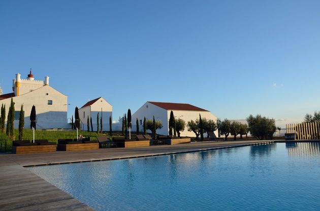 Het heerlijke zwembad van wijnhotel Torre de Palma