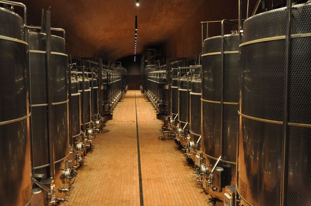 De gigantische wijntanks van Cantina Antinori