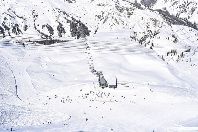 Het is gezellig druk op de pistes vandaag