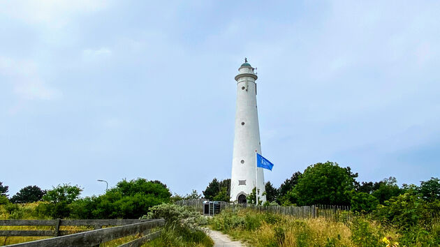 De witte vuurtoren, vermaard maar wel buiten gebruik