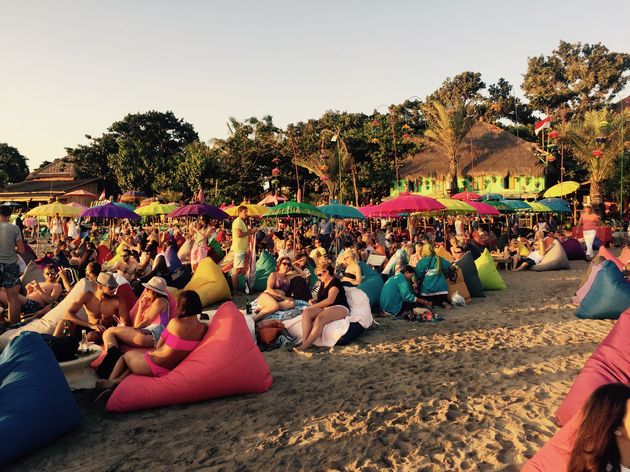 Vanaf een uurtje of vier neerploffen op Legian Beach!