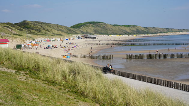 Het gezellige strand bij Zoutelande