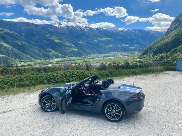 Mijn bolide voor deze roadtrip naar Zuid-Tirol: de Mazda MX5 roadster