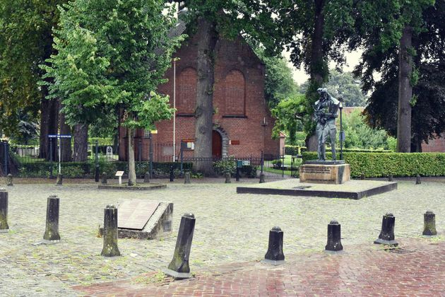 Het beeld van Vincent en zijn broer Theo in Zundert